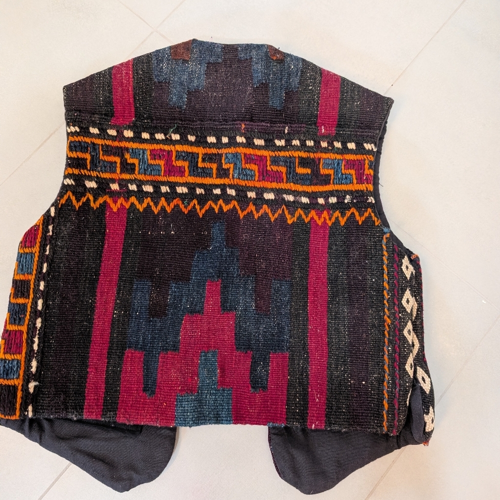 Multicolor Patterned Women's Vest - Picture 4 of 4